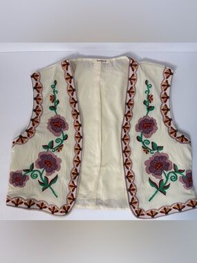 SundayUp Embroidered Cream Floral Crop Vest